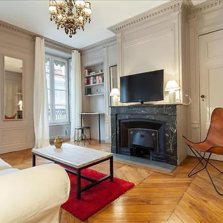 Colombe - Location T2 - Lyon 2 Apartment