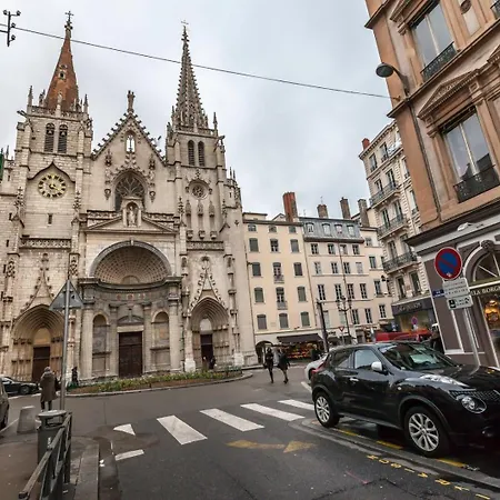Colombe - Location T2 - Lyon 2 Apartment *